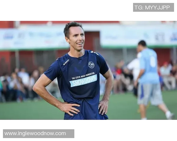 美国足球明星全景解析与历史成就回顾